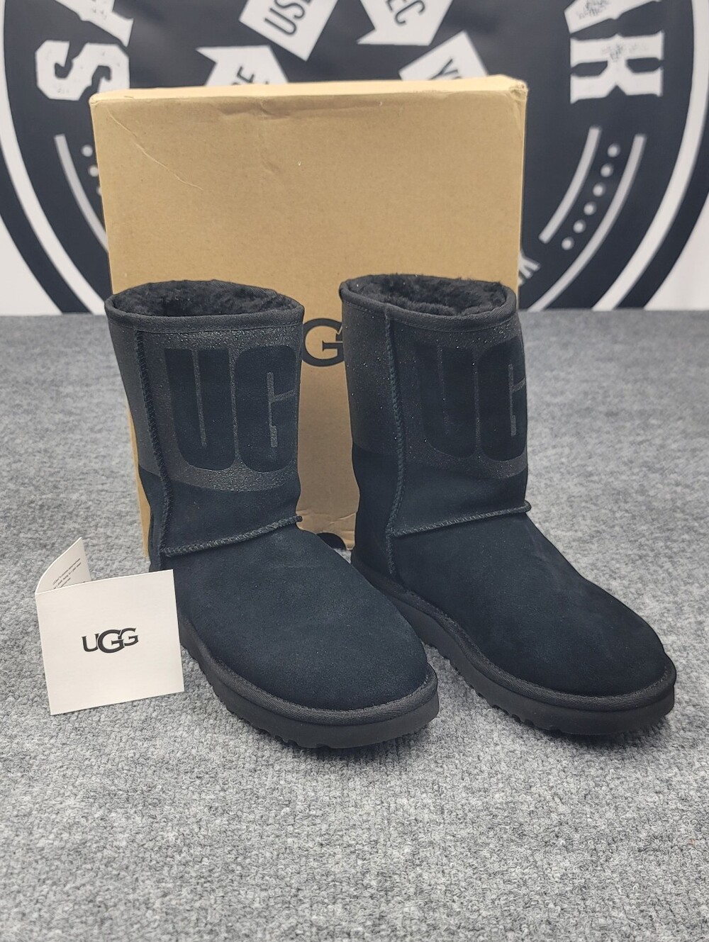 UGG Womens Classic Short Ugg Sparkle Boots Black Size 6 Never Worn